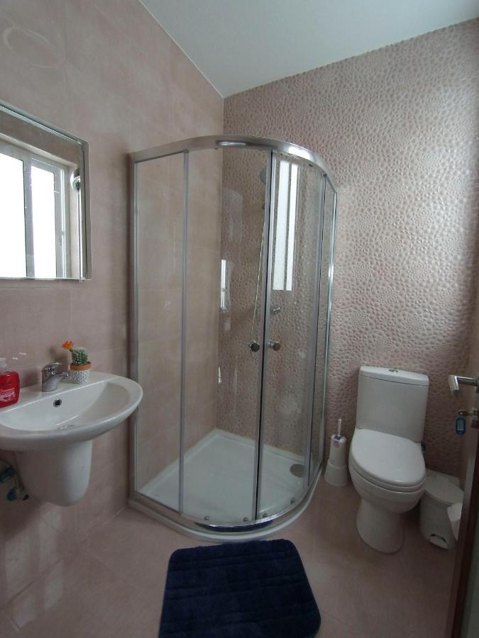 F7 Room 1, Private Double Room With Private Bathroom In Shared Flat Msida Ngoại thất bức ảnh