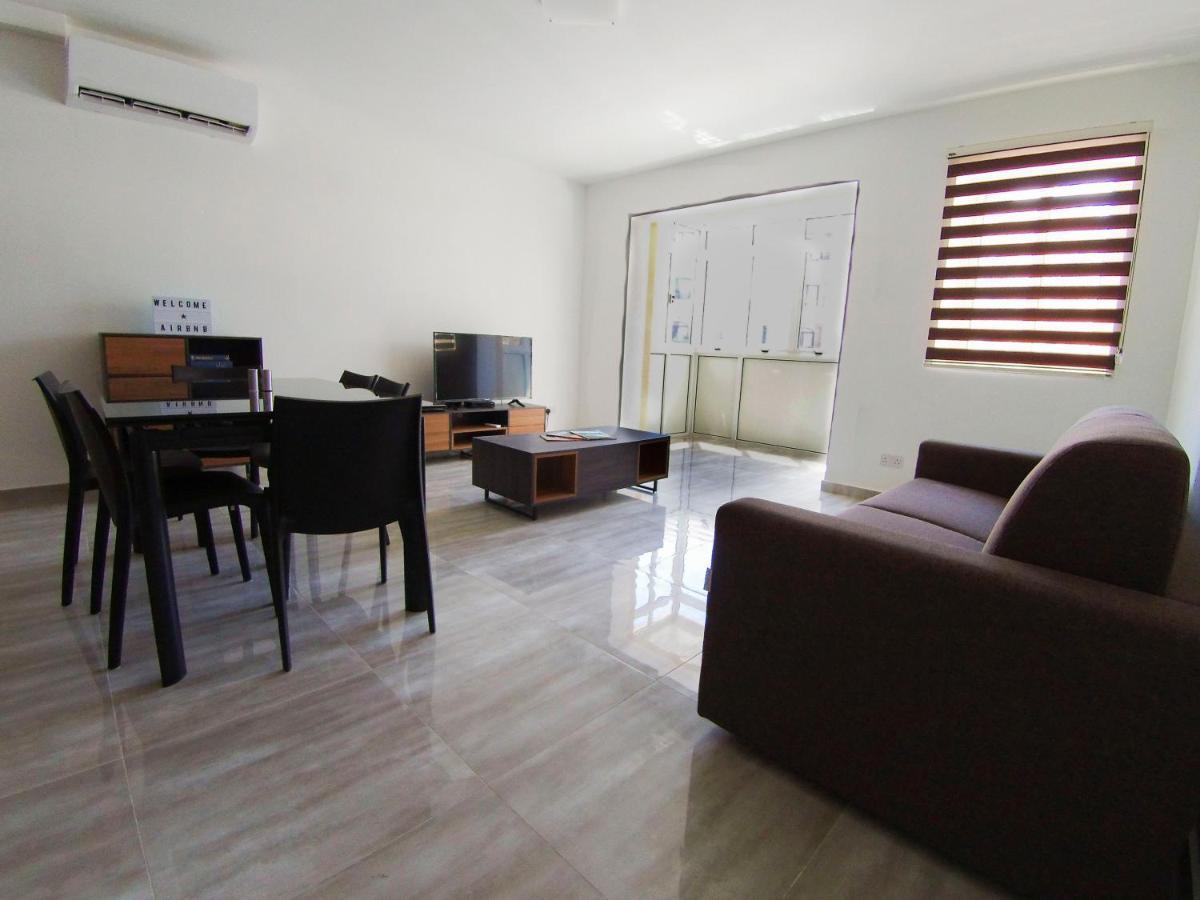 F7 Room 1, Private Double Room With Private Bathroom In Shared Flat Msida Ngoại thất bức ảnh