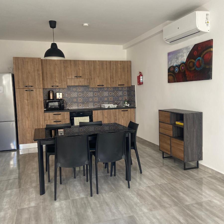 F7 Room 1, Private Double Room With Private Bathroom In Shared Flat Msida Ngoại thất bức ảnh